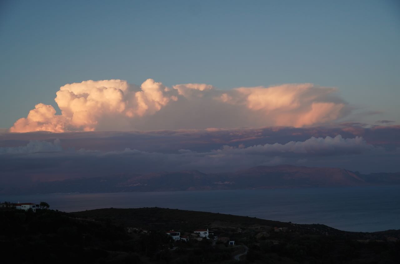 Yassou, Souvlakia and Paniyiri: Adapting Greek Culture for Australians 