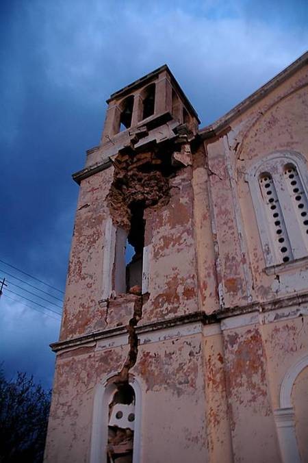 Earthquake of 8.1.2006 - Mitata church 