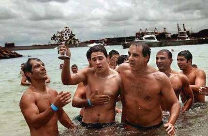 Diving for the Epiphany Cross. Yarra Bay. - Blessed Epiphany Cross retrieval