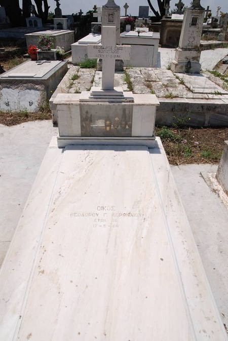 Theodoros Georgos Koronaios grave, Potamos 