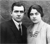 Nicholas and Marianthi Syrmis at Townsville in about 1930. 
