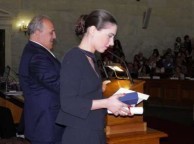 Fotini Tharra receiving her Eptanesian award 
