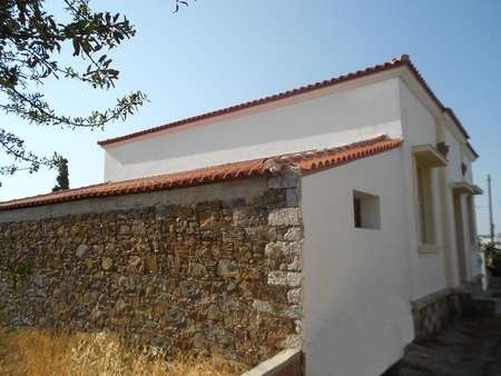 A storage room (apothiki) has been constructed on the eastern (Ayios Elias) side  of the Kytherian Municipal Library 