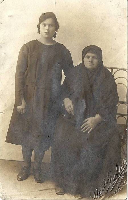 Grandfather's Uncle's Wife Please Help Identify 