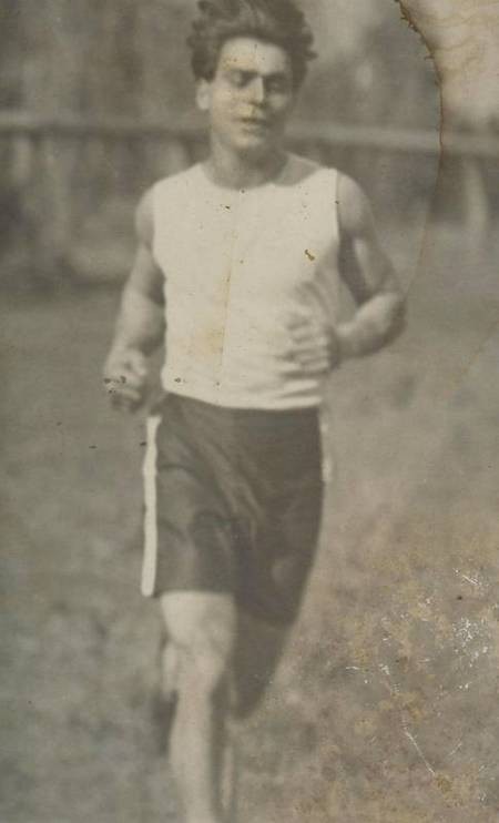 Jack Lewis. Marathon runner. 