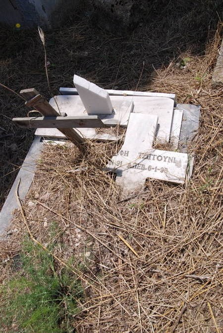Chrysafi Tsiggouni grave marker, Potamos (1 of 2) 