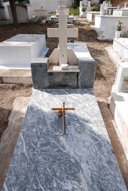 Grave: MAZARAKI 