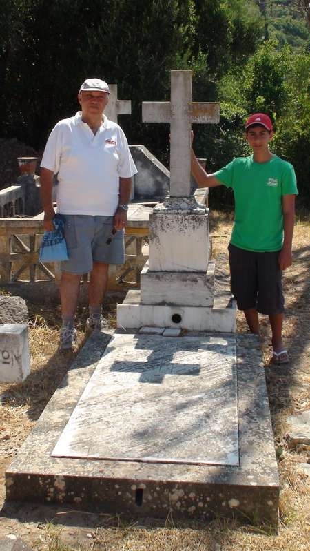 Athanasios Dimitriou Tsauosis Gravesite, Viaradika Cemetery 