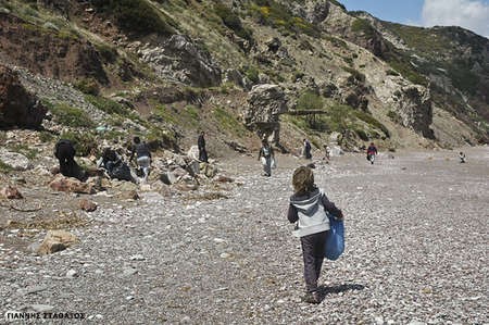 Kytherian Initiative's beach cleanup - Cleaning Fyri Ammos 1sA