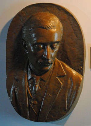 A journey inside the mind of Lafcadio Hearn - Relief Portrait of Koizumi Yakumo by Minoru Kurasawa.