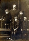 Marouli Kominos with her children 