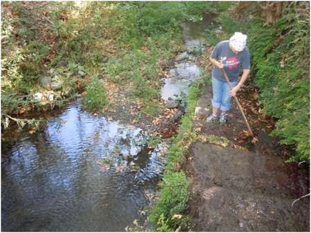 Cleaning the watercourse just below the Keramari spring 