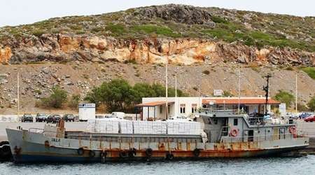 Boat with contraband cigarettes impounded on Kythera - Boat with contraband cigarettes impounded on Kythera