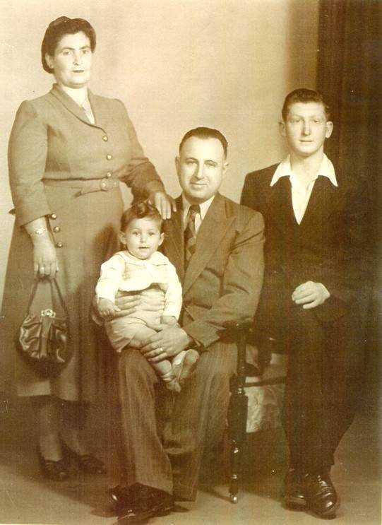 Photography - Macris Family 1951 Lismore