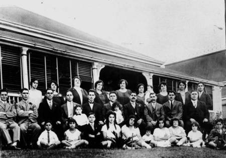 Freeleagus family in front of a house in Stanley Street, South Brisbane, ca. 1925 