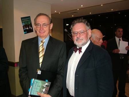Peter Prineas with Bob Carr at the Sydney launch of "Katsehamos" 