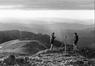 Peter Prineas (left) with wilderness photographer Henry Gold, in the Snowy Mountains 1982. 