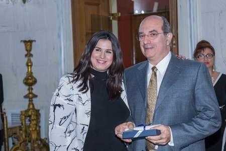 Professor Minas Coroneo receives the award for Kythera - IMG_5433