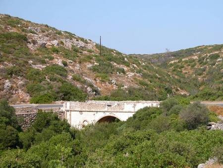 Small Stone Bridge - Πέτρινο Γεφυράκι 