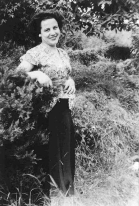 Angie (Tzortzo)Poulos, (nee, Koroneos). 1950. 