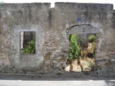 Old fallen house in Kato Livadi 