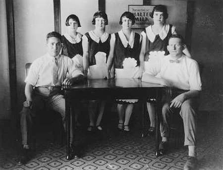 Staff of the Central Cafe Blackall in1929 